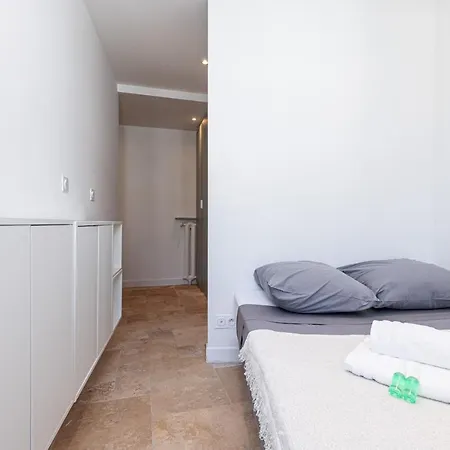 Apartman Feel - Alphonse Karr